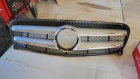 A1568880738 Mercedes-benz 2015-2019 Gla-class Chrome Grille Oem