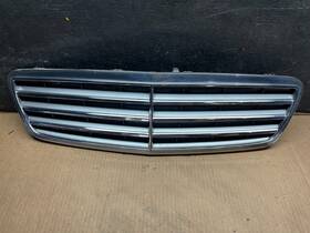 A2038800223 Mercedes-benz 2005-2007 C-class Front Upper Grill Grille Oem A4713 Dg1
