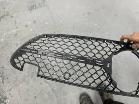 A2068882300 Mercedes-benz 2023 Grille. No Chrome . Part