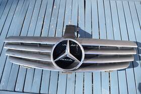 A2098880052 Mercedes-benz Oem 2005 2006 2007 2008 W209 Clk320 Clk500 Radiator Hood Grill Grille