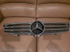 A2198800088 Mercedes-benz Gille Silver With 3 Fins Emblem For 2006 Cls 500 / 600