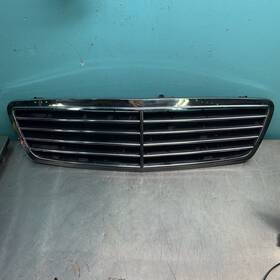 Es-110994 Mercedes-benz Chrome Grille Grill With Black Insert 01-07 W203 C230 C Class Oem