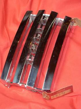 59a-8158 Mercury 1946 1947 1948 Grille Center Original Nice