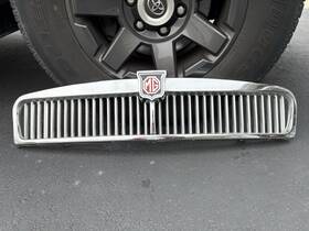 454-140 Mg Vintage Metal Chrome Plated Mgb Front Grille Assembly 1963-1974