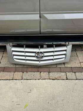 774-16 Micro Rim Cadillac Escalade Front Grille Oem Used W Emblem 2002 2003 2004 2005 2006