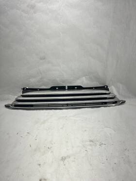 164434-00 Mini 2008 - 2014 Cooper Clubman Front Bumper Upper Grille Chrome Oem