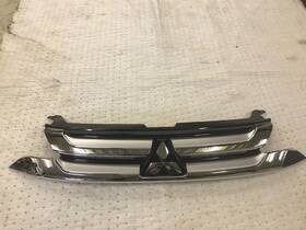 7450a967 Mitsubishi 2016-2018 Outlander Grill Black Silver Chrome Upper Grille Oem