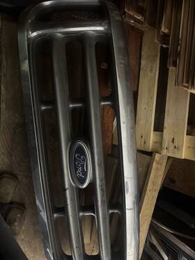 6c3z-8200-ba Mkm Customs Ford F-250 F-350 F-450 Front Grills 99-07 Chrome And Gray With Honey Comb Mesh
