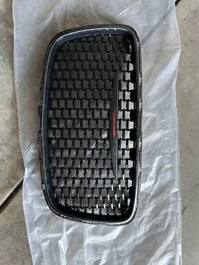 5sw18dx8ae Mopar Chrysler 300 Grill Red Emblem 2015-2023