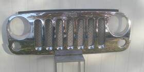 68206686aa Mopar Oem 2007-2018 Jeep Wrangler Chrome Grille Assy - Some Broken Tabs