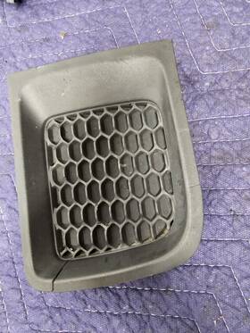 735587835dx Mopar Front Bumper Right Lower Grill Bezel Oem Has Crack