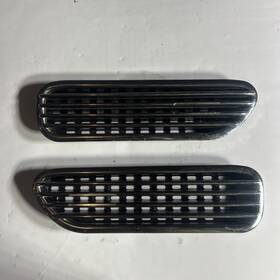 Motohij 536123402914 1 Pair Side Fender Grille Vent Air Flow Grill For Bmw E46 M3 2001-2006 2002 03