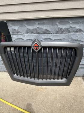 Navistar 05808503 Dark Grey Front Grille Assembly International With Mesh P/n