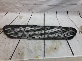 104-59925 Nissan Black Grille Vin J 1st Digit Japan Built Lower Bumper Mounted Fits 14-16 Rogue 7