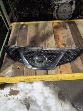 104-60936 Nissan Grille Upper With Surround View Fits 17 Qashqai 958275