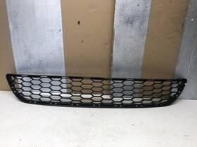 216950 Nissan 2016-2019 Sentra Front Bumper Lower Center Honeycomb Grille Oem