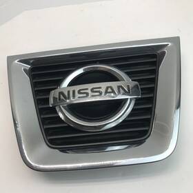 62070-jm00a Nissan 2008 - 2011 Rogue Upper Center Grille Emblem Insert Chrome Oem 62070jm00a