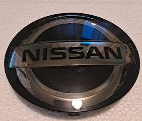 62890-5eeoc Nissan 2020-2022 Versa Sentra Oem. Front Grille Emblem #628905eeoc Excellent