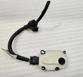 6466r460 Nissan 2014-19 Versa Note Radiator Grille Lower Shutter Motor Actuator