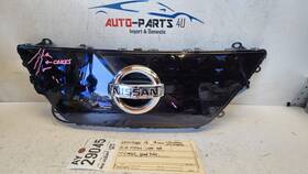 Ay29045 Nissan W/ Cracks 2018 2019 2020 2021 2022 Leaf Ze1 Grille With Camera Oem
