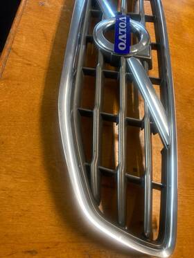 31386987 Oem 2011 2012 2013 11 12 13 Volvo S60 Front Upper Grill Grille