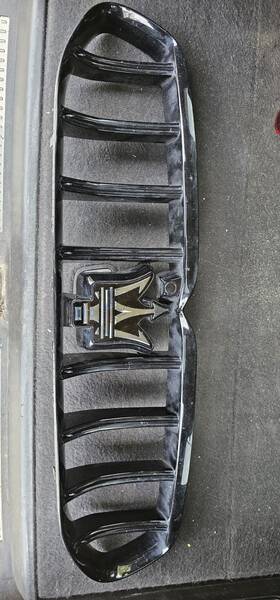 670170829 Oem 2023/24 Maserati Grecale Upper Radiator Grille / Radar Emblem Oem23/24