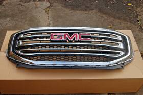 84431667 Oem 2017 - 19 Gmc Acadia Chrome Grille P/n