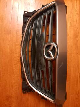 Bhn1-50712 Oem 2014 2015 2016 Mazda 3 Front Upper Grille Cover Emblem Used Scratches