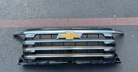 87812345 Oem Chevy Part 2022-2023 Silverado 1500 High Country Front Bumper Grille Camera