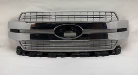 Jl34-8200-jf Oem Ford 2018 2019 2020 F-150 Lariat Grille Chrome Very Nice