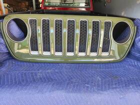 6by79pggab Oem Mopar 2018-2023 Jeep Jl Wrangler Front Grille With Black Inserts Sarge Green Pgg