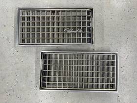 2025-0011 Oldsmobile 030526a/2025-0011 1976 98 Front Grill With Emblem Donk 76 Olds