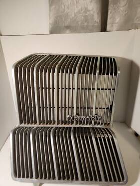 104-01263c Oldsmobile Pair Of Oem Grille Upper Vented Chrome Fits 87-88 Calais 150982