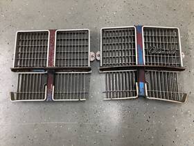 2024-0023 Oldsmobile 111224a/2024-0023 1975 Delta 88 Front Grill With Emblem Donk 75 Olds
