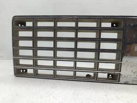 22511916 Oldsmobile 1984 Cutlass Front Grille Bumper Not Included C1hsw