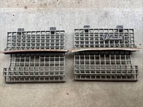 412706 Oldsmobile 1973 Olds 98 Custom Cruiser Grille Oem Used Front Center Right Left