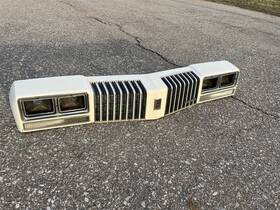 556870 Oldsmobile 1976 1977 Cutlass Supreme Header Panel Grille Headlamp Oem 76 77