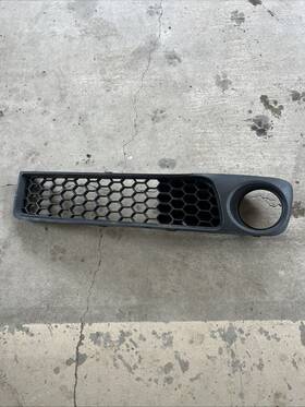 104-02119r Pontiac 2008-09 G8 Rh Passengers Side Lower Grille Gt - Oem