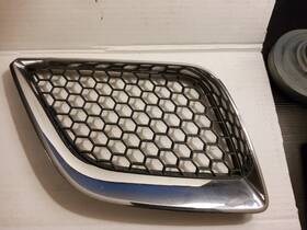 25877950 Pontiac 2005-2010 G6 Passenger Right Side Upper Grille With Frame Oem