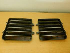 Rd22-1y Pontiac 493007 Front Grills - 1974 Catalina / Laurentian Pair