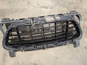 7p5807245 Porsche 2011-2014 Cayenne Gts Front Center Primary Grille Air Vent Trim