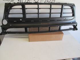 95b807683agok1 Porsche 2017-2018 Macan Gts Upper Grille Oem