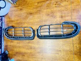 98650555300 Porsche 2 Oem 97-02 Boxster 986 Left Right Front Bumper Cover Fog Grilles Grill