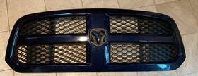 13dsac0010 Ram 13dshc1011 Dodge 1500 Grille Grill And Emblem Oem Black Blue Used