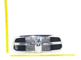 68093446ac Ram Used Front Grille Fits 2015 Dodge 1500 Pickup Hfe Chrome Surround And Black