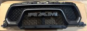 68645024aa Ram Used Oem 2019-2024 1500 Grille