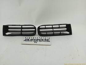 104-50832r Saab 9-3 Sedan Pair Of Front Bumper Lower Inner Grille Fits 1999-2003 99 00 01