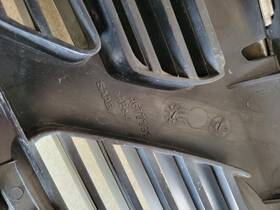 4671191 Saab 1999-2001 9-5 Upper Front Grille Complete Great Shape 4671191 Saab 1999-2001 9-5 Upper Front Grille Complete Great Shape