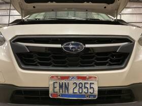 104-10512a Subaru 19-20 Crosstrek Used Oem Grille Upper Bumper Mounted