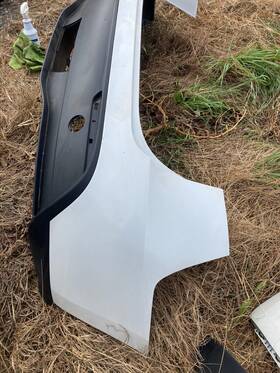 1540120-01-e Tesla 1493735-s0-c Model Y Rear Bumper White Without Sensor Holes 2023-2024